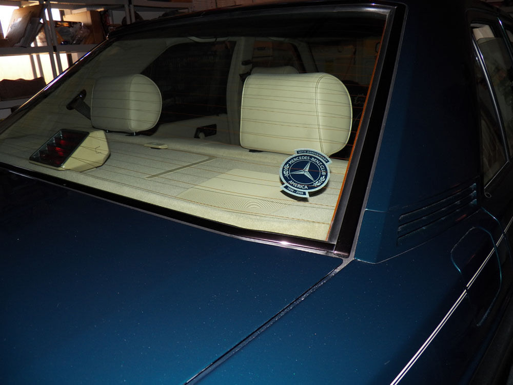 mercedes-190e-limited-edition-kao-nov