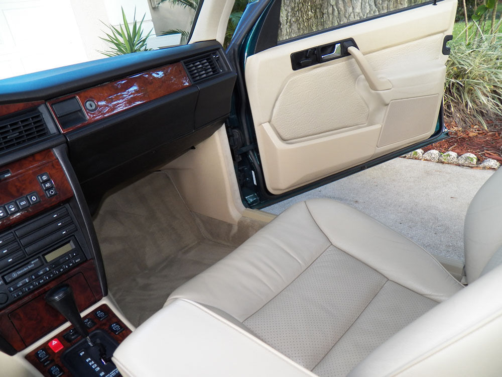 mercedes-190e-limited-edition-kao-nov