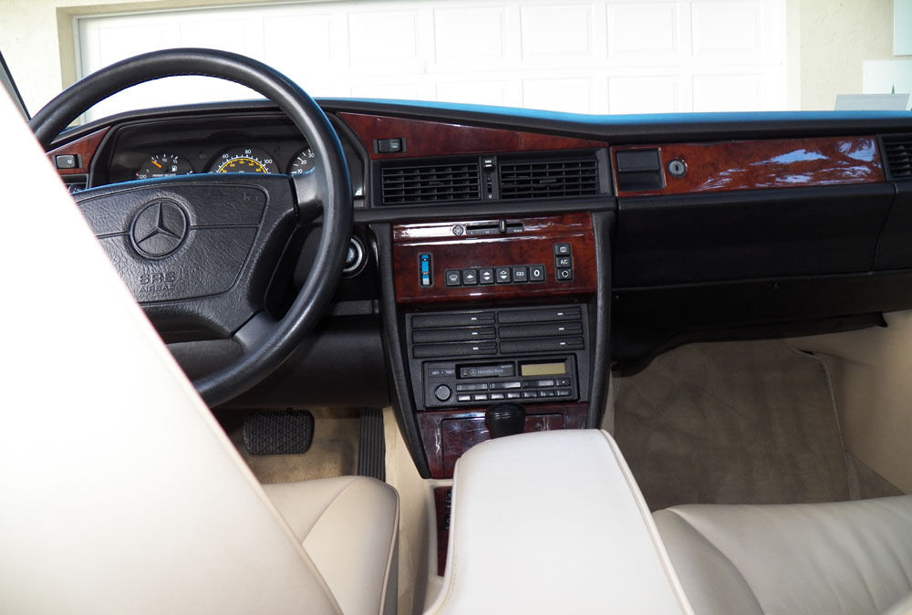 mercedes-190e-limited-edition-kao-nov