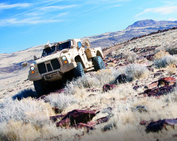 naslednik-humvee-a