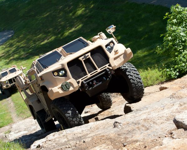 naslednik-humvee-a