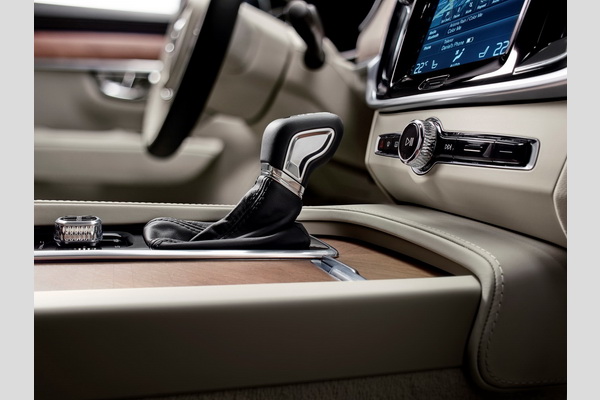 volvo-s90-2017