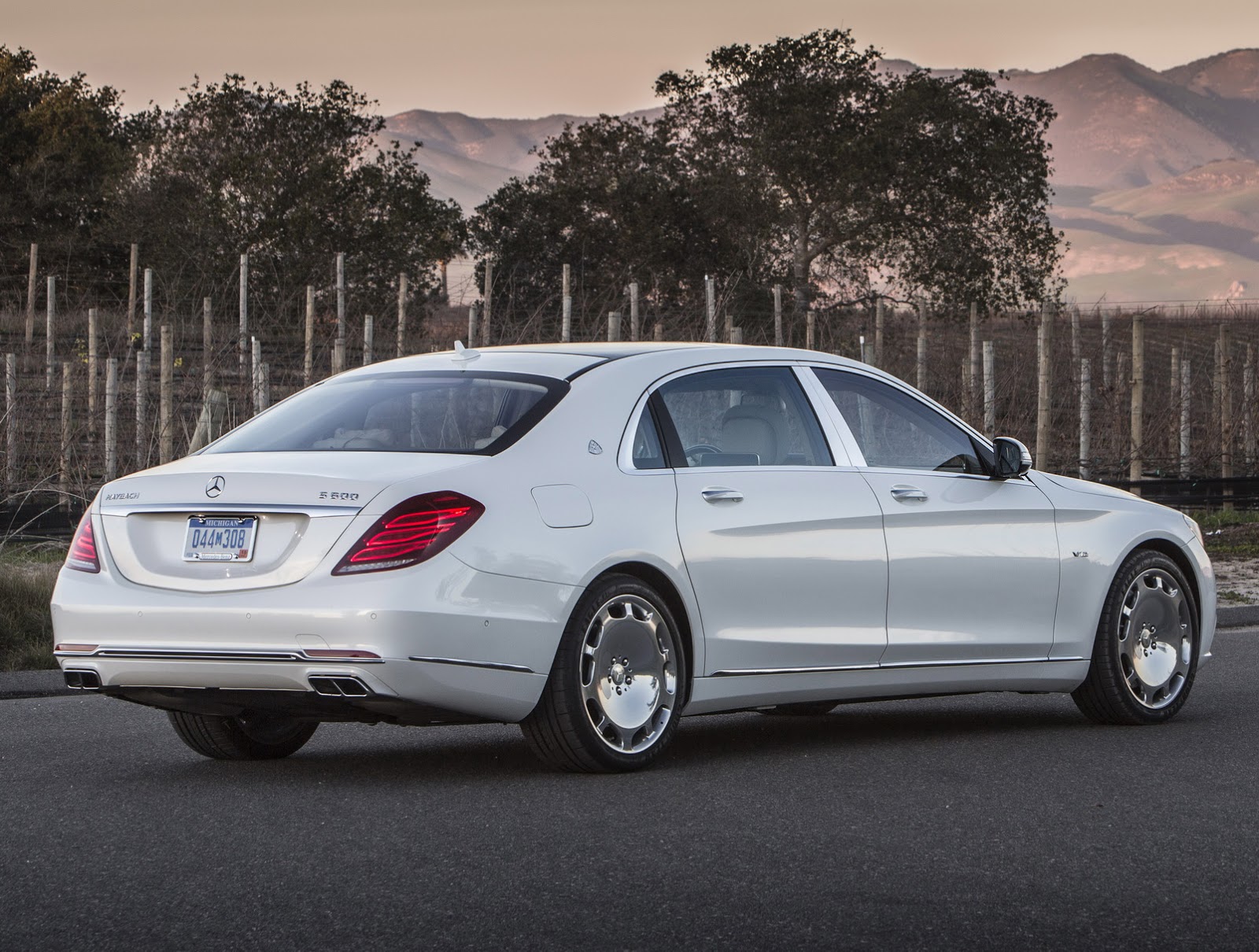 2016-mercedes-maybach-s600-galerija