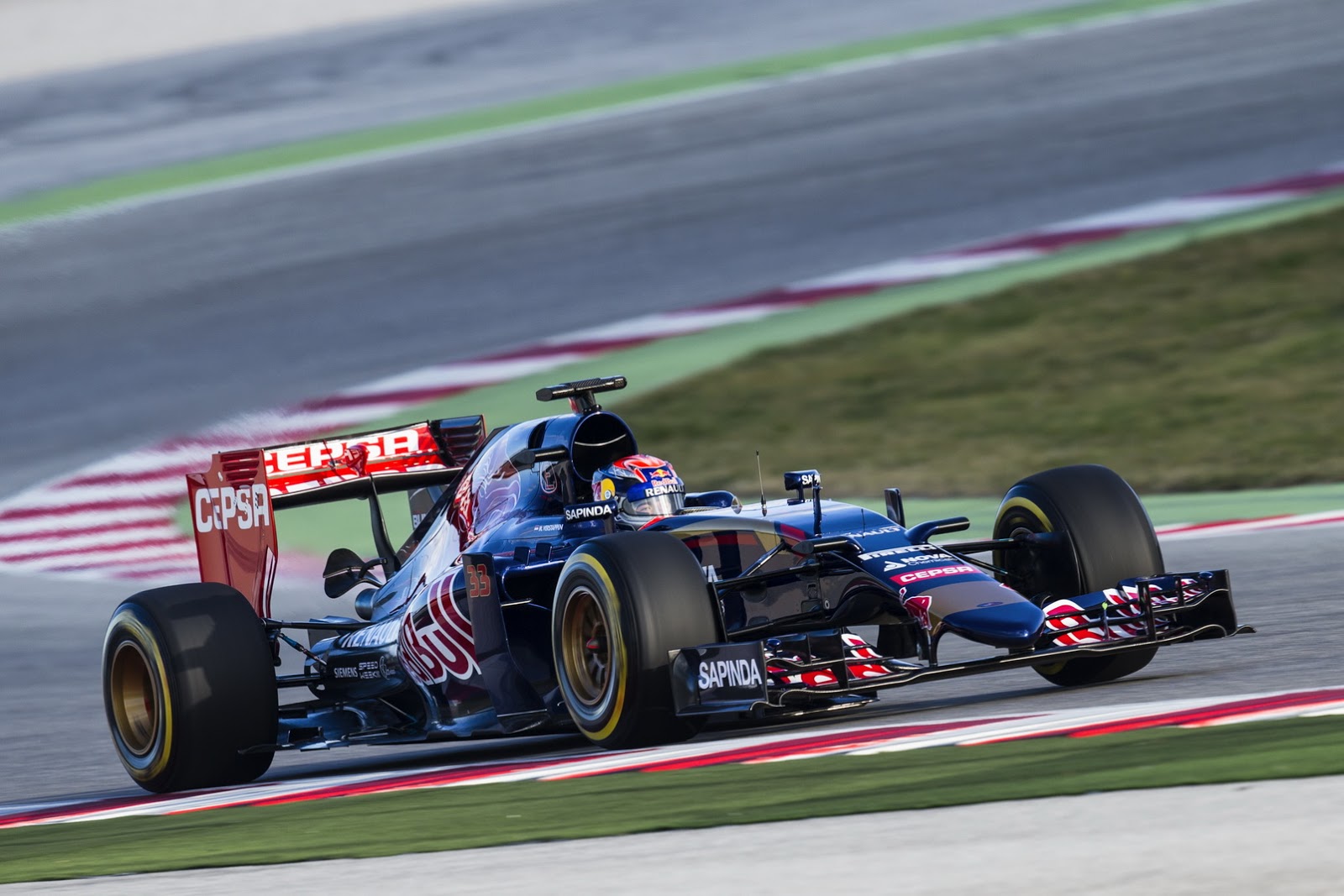 toro-rosso-str10-spreman-za-sezonu-galerija-