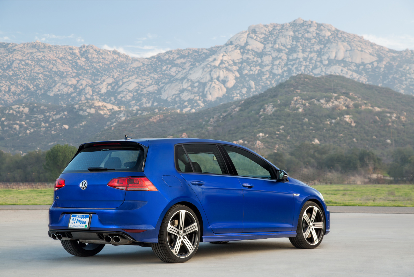 2015-vw-golf-r-galerija