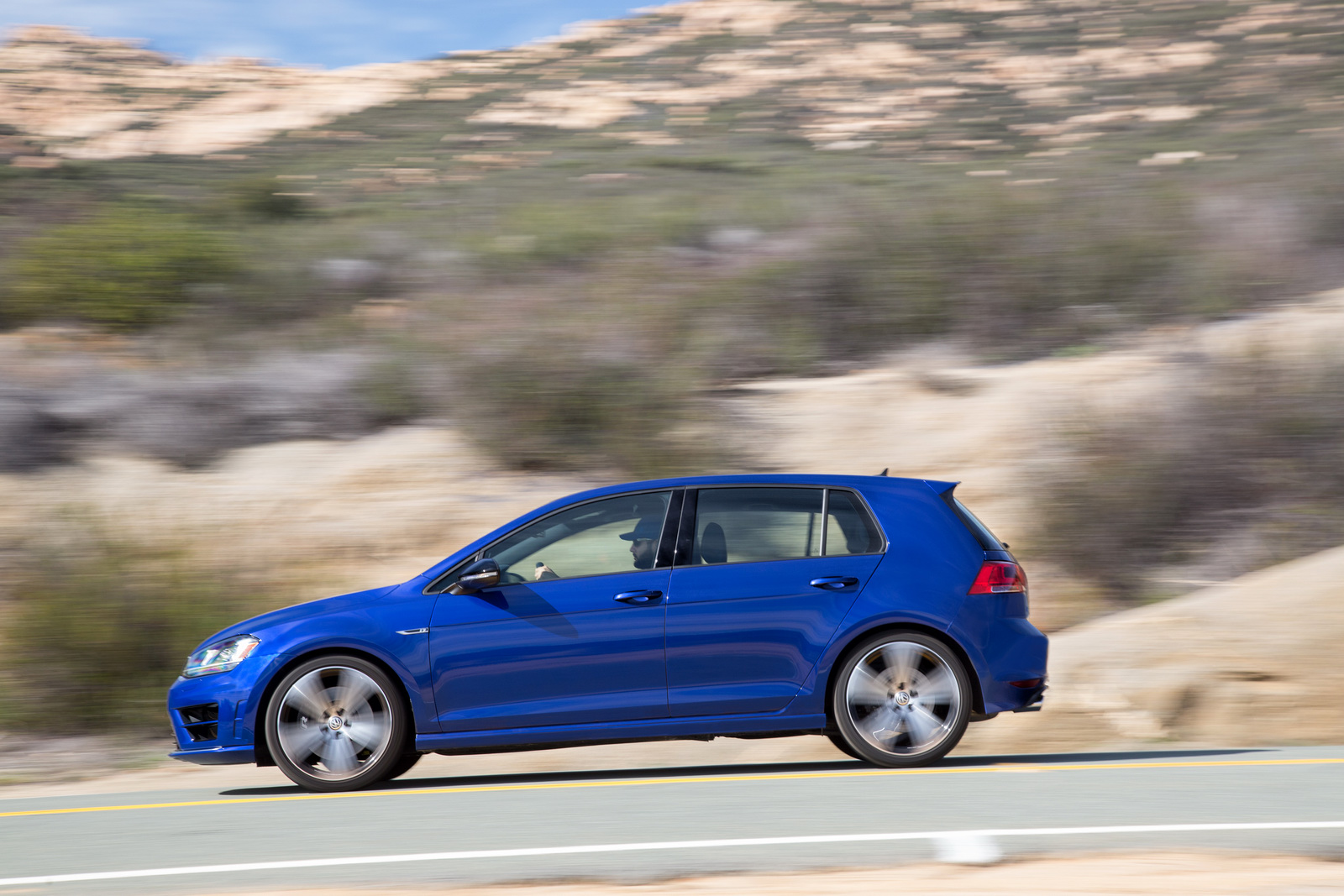 2015-vw-golf-r-galerija