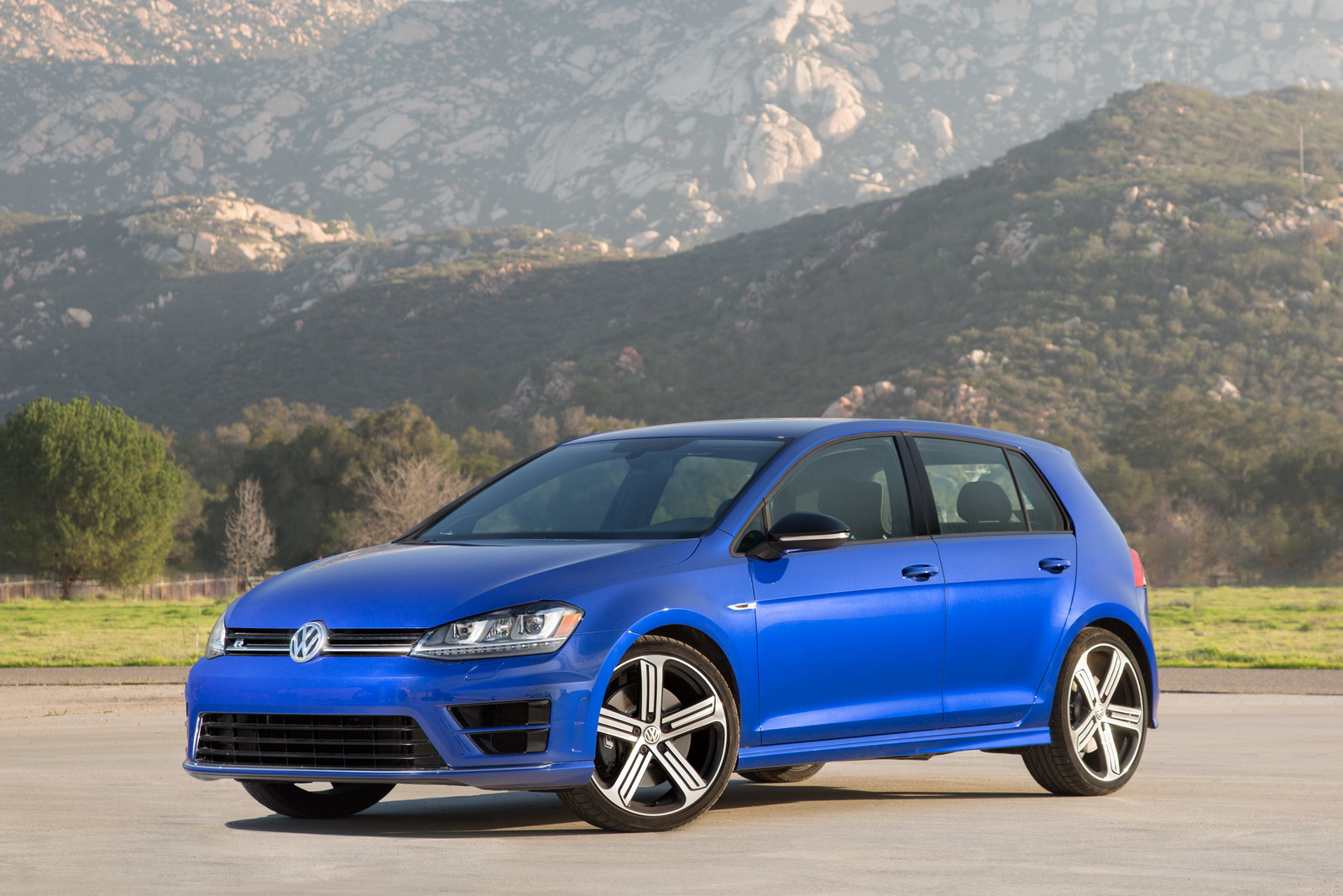 2015-vw-golf-r-galerija