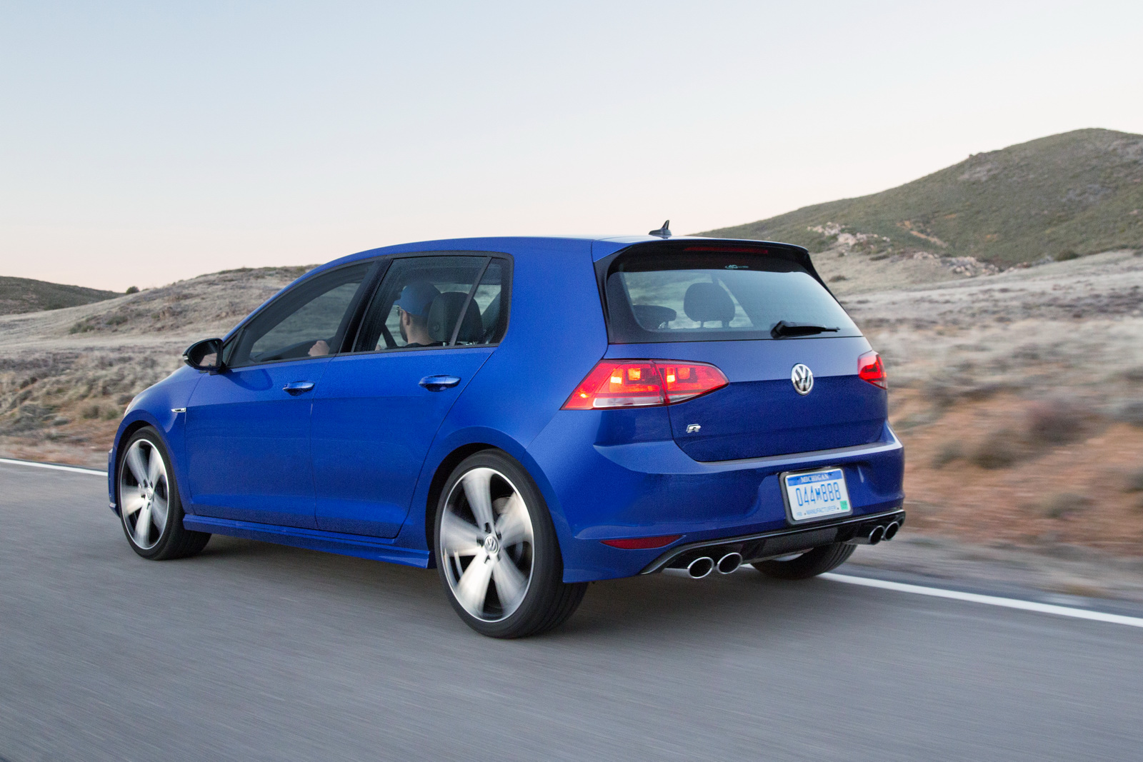 2015-vw-golf-r-galerija