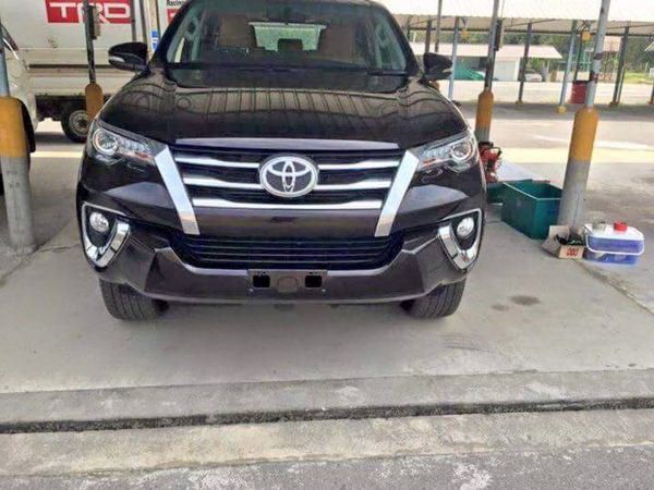 2016-toyota-fortuner