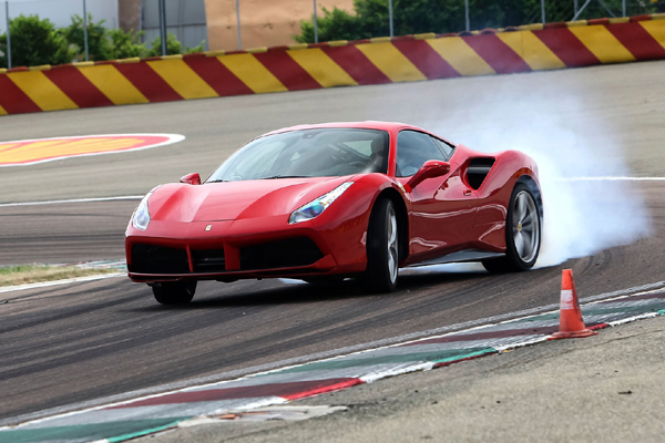 ferrari-488-gtb-2015