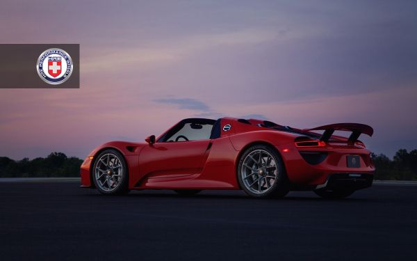 crveni-porsche-918-spyder