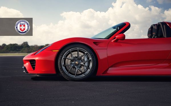 crveni-porsche-918-spyder