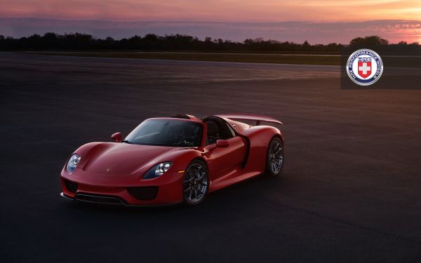 crveni-porsche-918-spyder