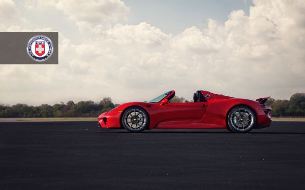 crveni-porsche-918-spyder