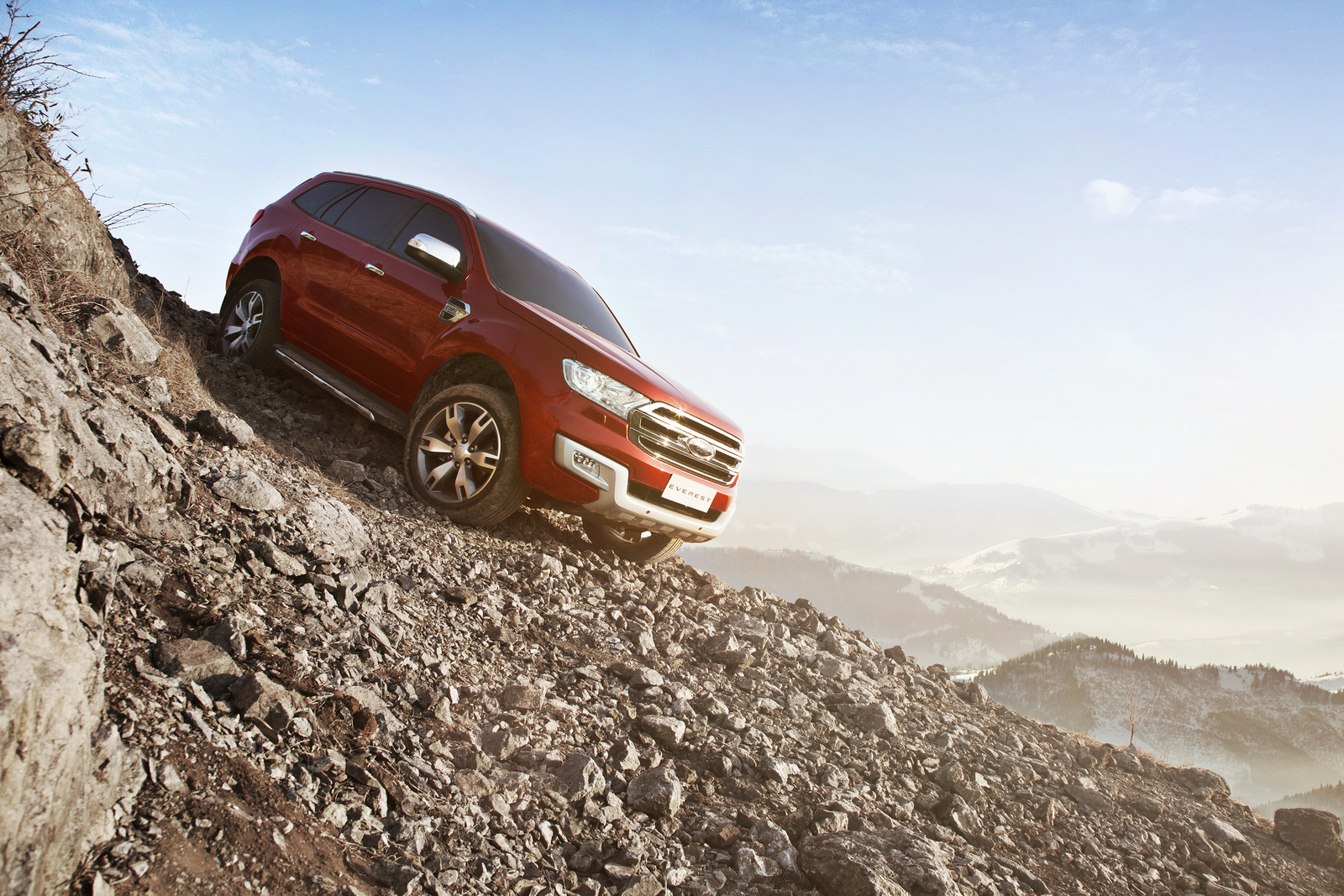 lansiran-ford-everest