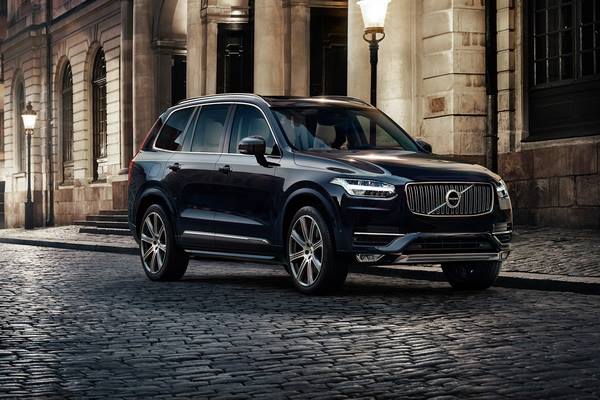 novi-volvo-xc90-debitovao-u-posebnom-ambijentu