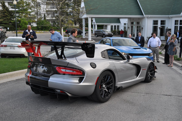 predstavljen-dodge-viper-acr-za-2016-godinu