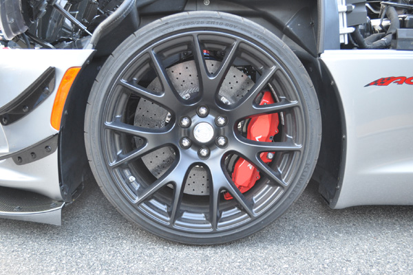 predstavljen-dodge-viper-acr-za-2016-godinu