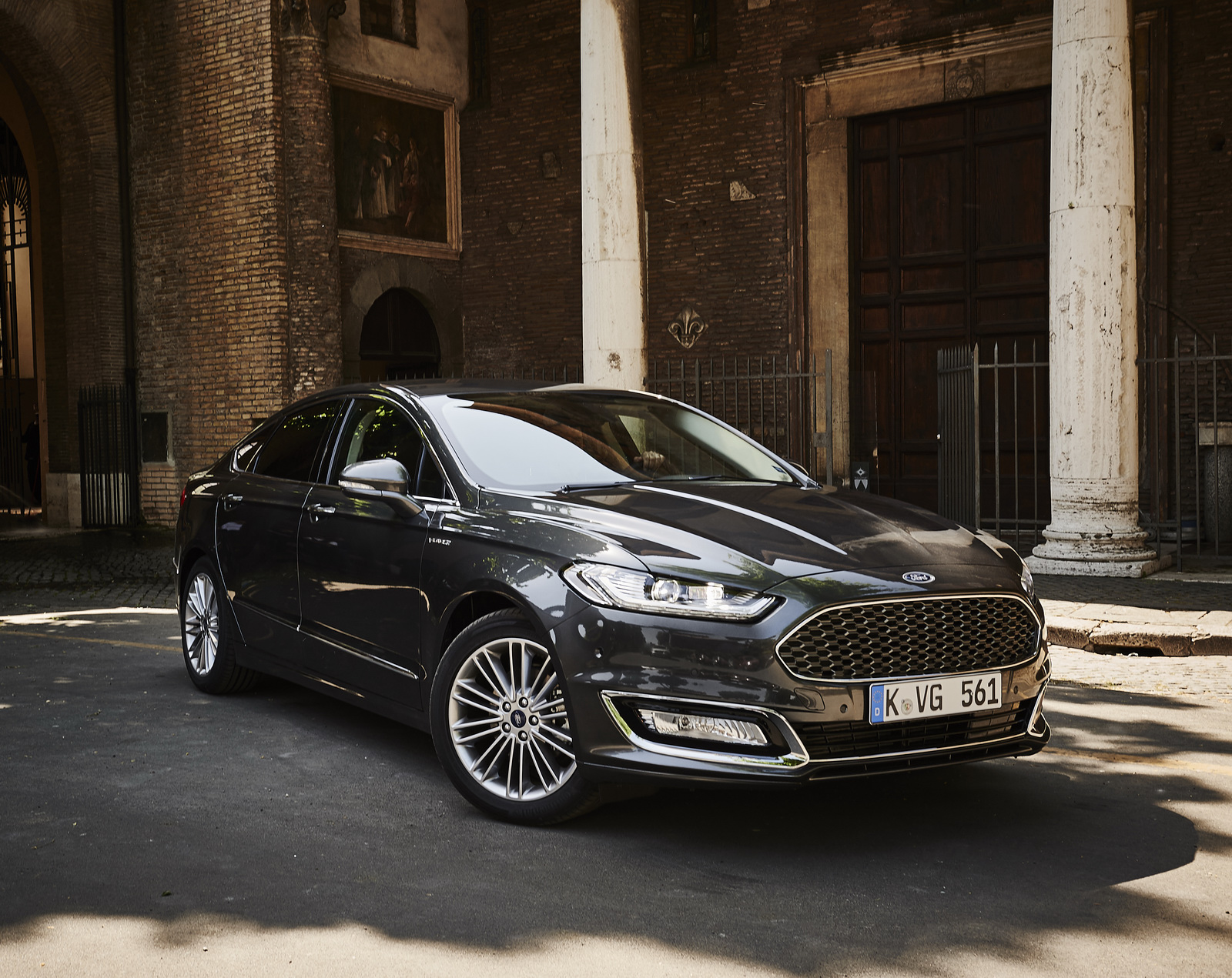 ford-mondeo-vignale-galerija