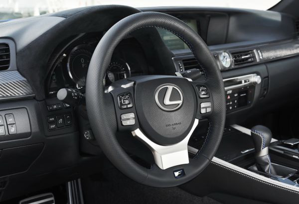 lexus-2016-gs-f-detaljno