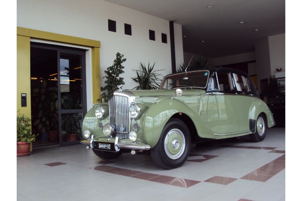 predstavljamo-1958-bentley-type-r