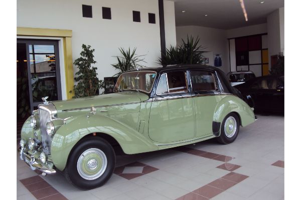 predstavljamo-1958-bentley-type-r