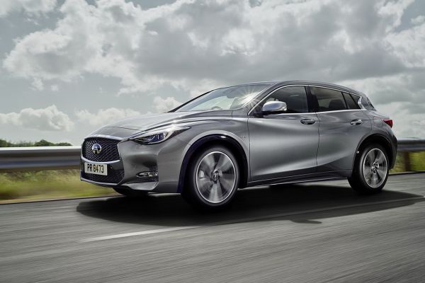 poredjenje-infiniti-q30-i-mercedes-a-klasa