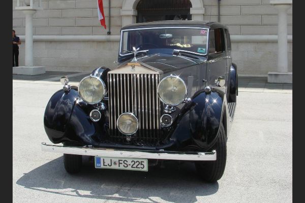 predstavljamo-1939-rolls-royce-wraith