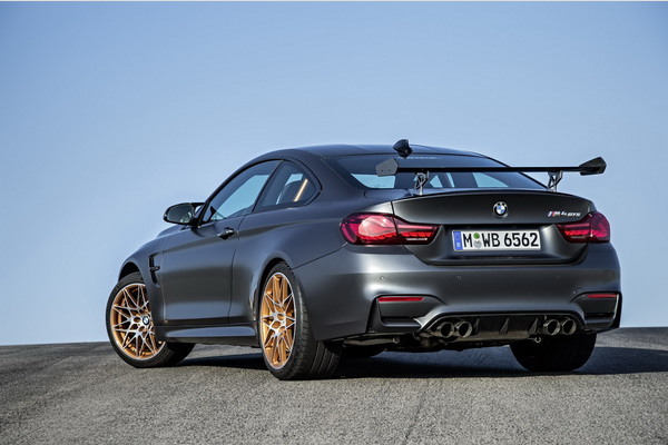 bmw-m4-gts-i-prethodnici