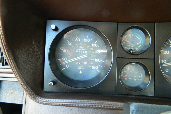 ferrari-400i-koji-svakoga-moze-ostaviti-u-prasini
