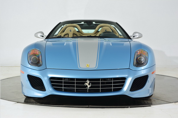 ferrari-599-sa-apertas-na-prodaju