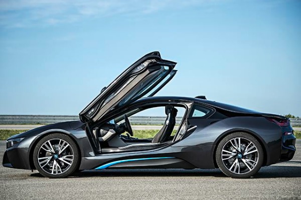 sledeci-bmw-i8-ce-biti-pravo-cudoviste