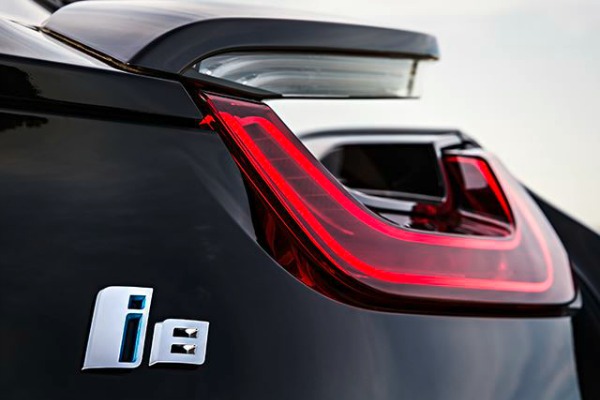 sledeci-bmw-i8-ce-biti-pravo-cudoviste