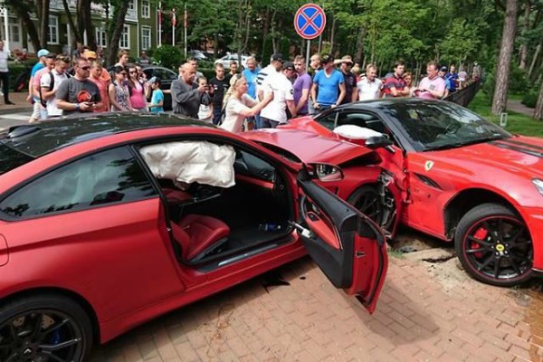bmw-m4-sklonio-sa-puta-model-ferrari-california