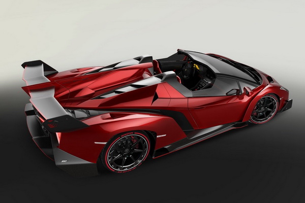 ultra-retki-veneno-roadster-na-prodaju