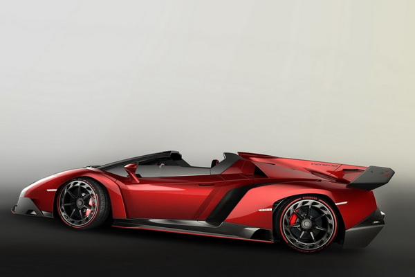 ultra-retki-veneno-roadster-na-prodaju