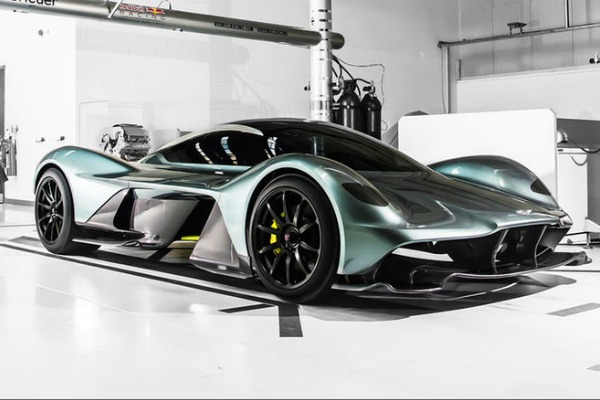 maksimalna-brzina-aston-martin-am-rb-001-je-pravo-ludilo