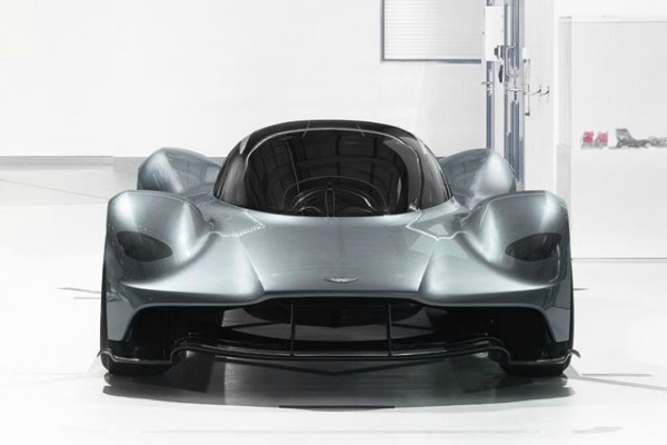 maksimalna-brzina-aston-martin-am-rb-001-je-pravo-ludilo