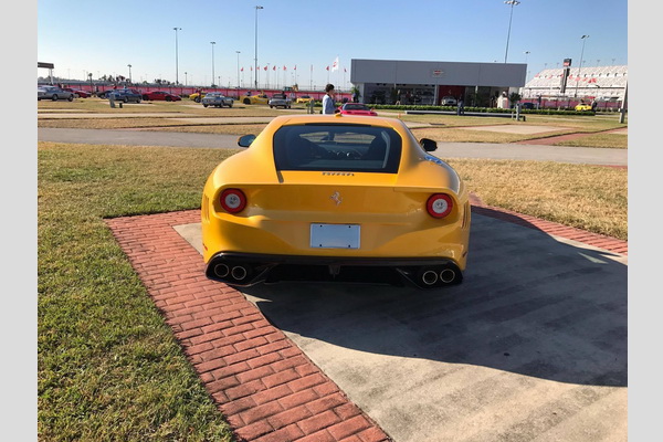 unikatni-ferrari-sp275-rw-competizione-predstavljen