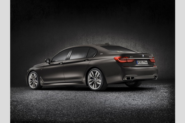 novi-bmw-m760li