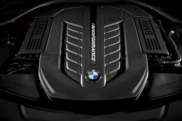 novi-bmw-m760li