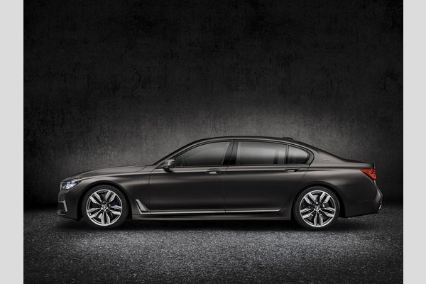 novi-bmw-m760li