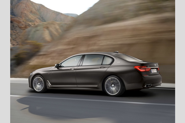 novi-bmw-m760li