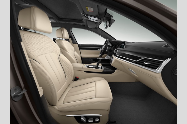 novi-bmw-m760li