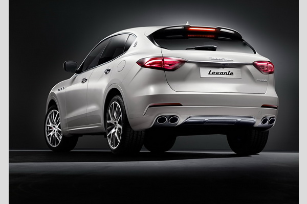 2017-maserati-levante