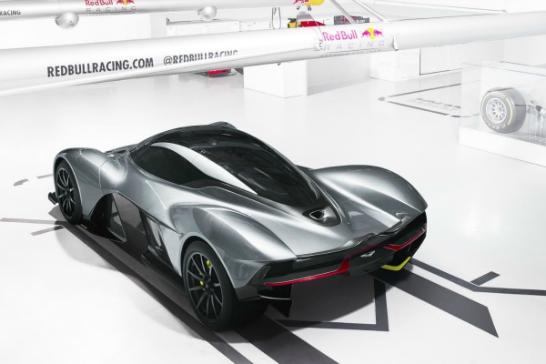 stigao-je-novi-aston-martin-am-rb-001