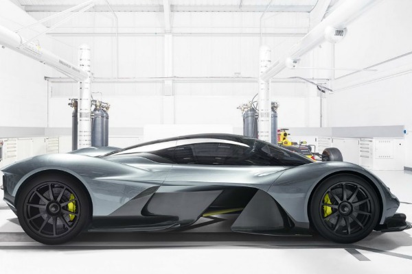 stigao-je-novi-aston-martin-am-rb-001