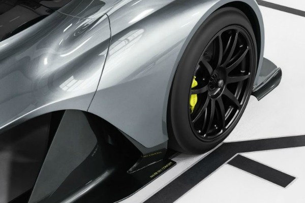 stigao-je-novi-aston-martin-am-rb-001