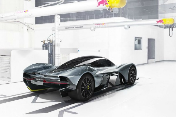 stigao-je-novi-aston-martin-am-rb-001