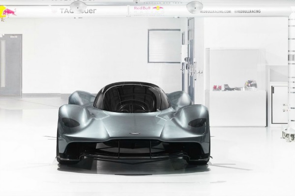 stigao-je-novi-aston-martin-am-rb-001
